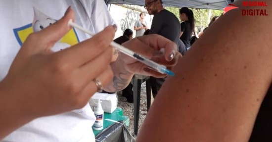 Mais de 10 mil doses de vacinas foram aplicadas nesse s?bado (23) em Belo Horizonte